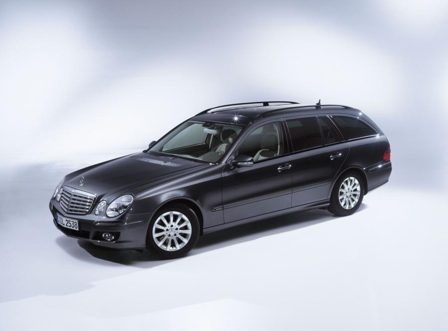  Mercedes-Benz E-Class Estate 2007 года  (фото 11 из 43)